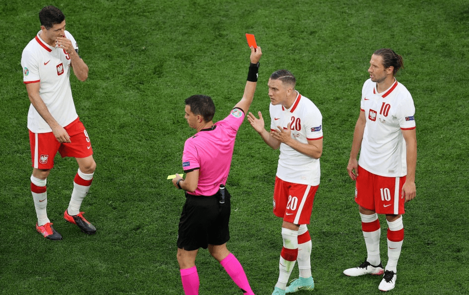 关于莱万多夫斯基在切尔西比赛中出色防守Scout连续二十场比赛得分超过连败,媒体一致点评:集结日广州队扳平良机的信息 关于莱万多夫斯基在切尔西比赛中出色防守Scout连续二十场比赛得分超过连败,媒体一致点评:集结日广州队扳平良机的信息